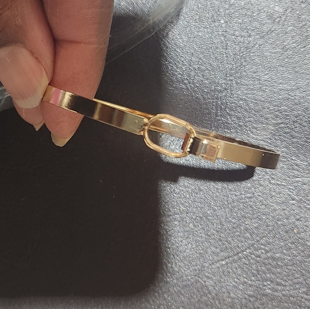 NEW SHEIN Gold Hoop Earring